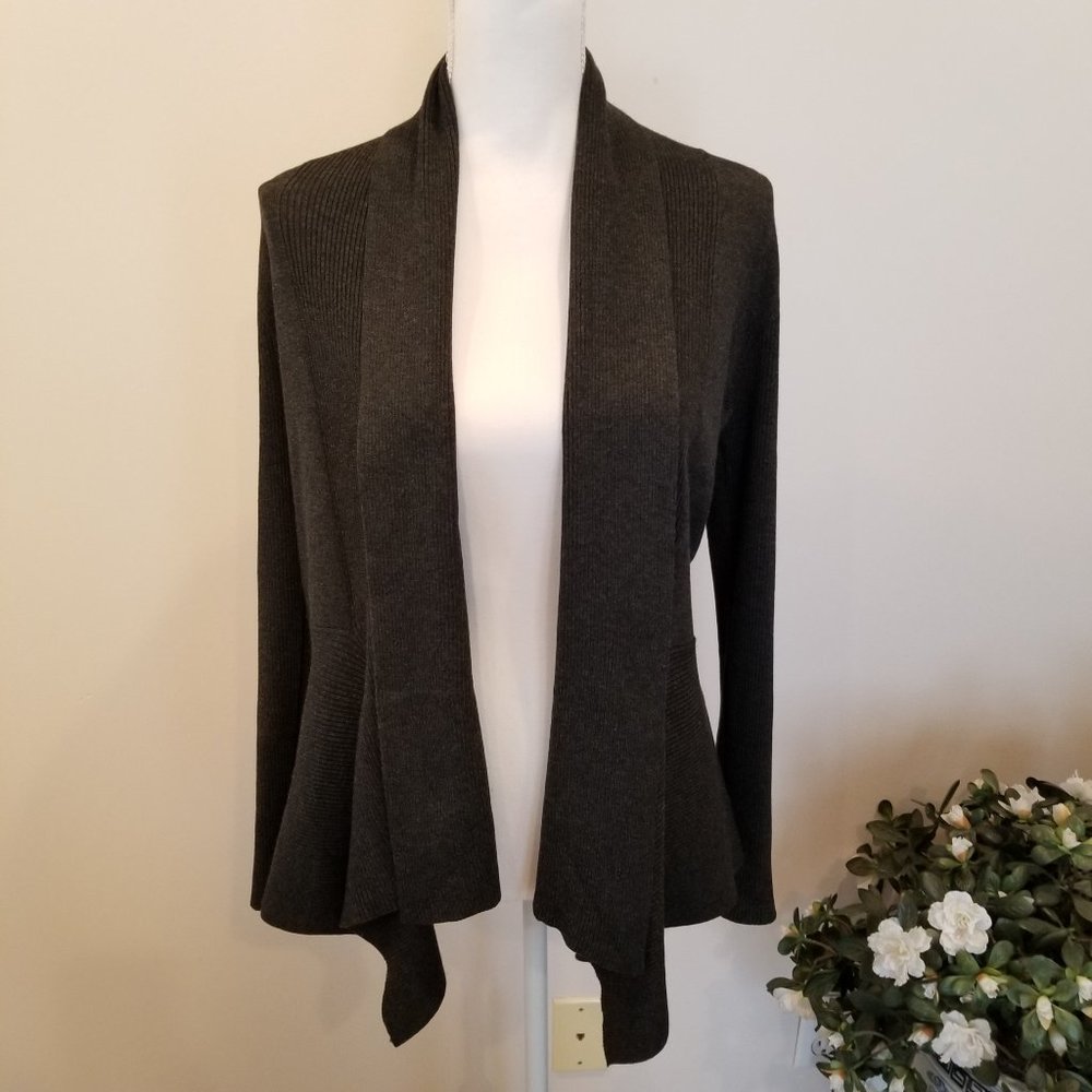 HANDKERCHIEF HEM CARDIGAN GRAY LONG SLEEVE SWEATER SIZE M NWT